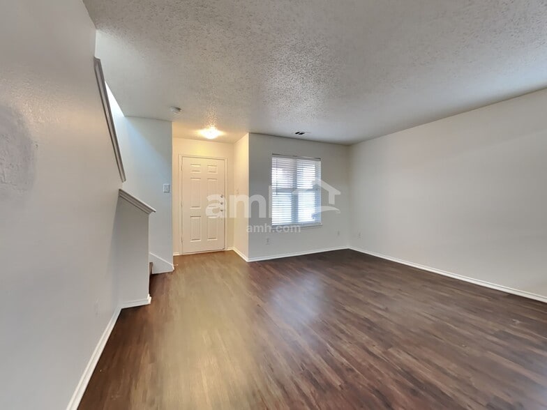 Building Photo - 4026 Holly Leaf Ct