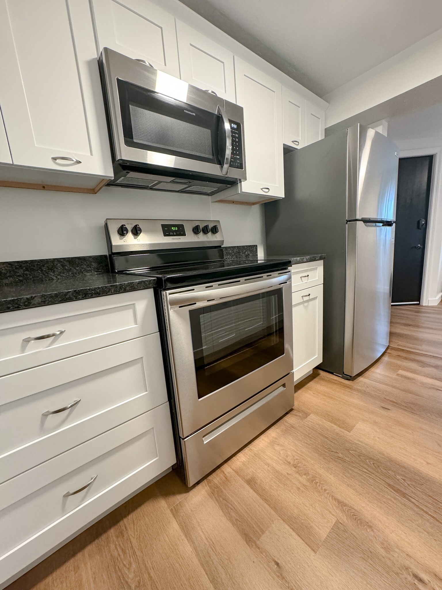 Building Photo - 548 Main St