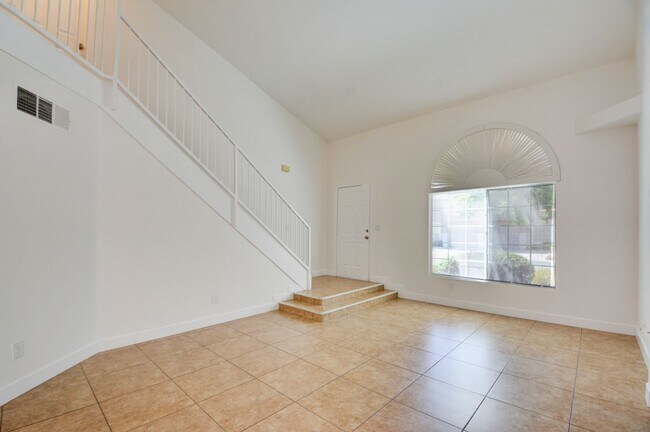 Building Photo - Renovated and Modern. This fantastic 2br in a gated community in Silverado Ranch has all the amen...