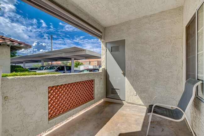Building Photo - 6812 W Elm Creek Dr