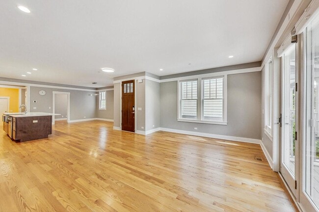 Building Photo - 8101 Floral Ave