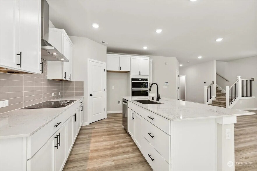 Building Photo - 5141 81st Ave NE