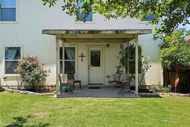 Building Photo - 206 Black