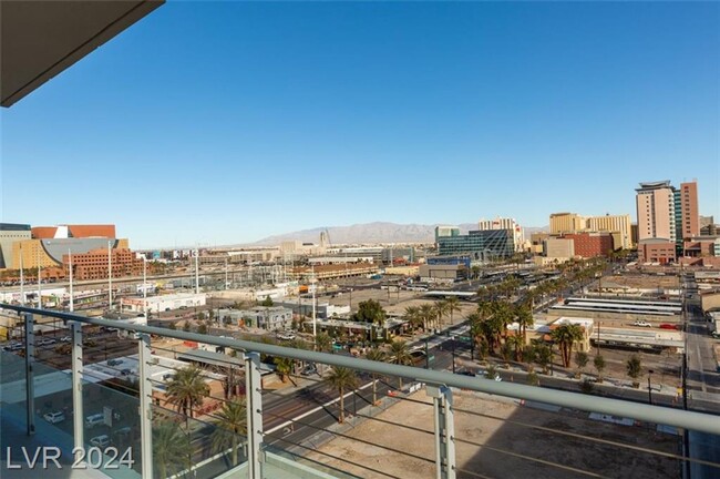 Building Photo - NEWPORT LOFTS--MAGNIFICENT PANORAMIC VIEWS...