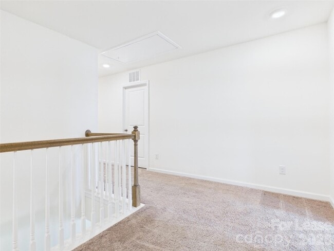 Building Photo - 2794 Yeager Dr NW
