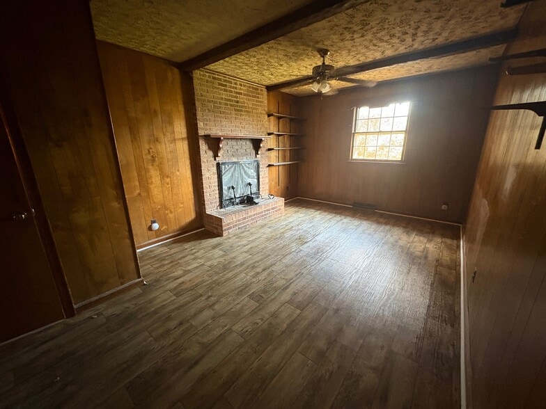 Building Photo - 1206 Burlington Dr