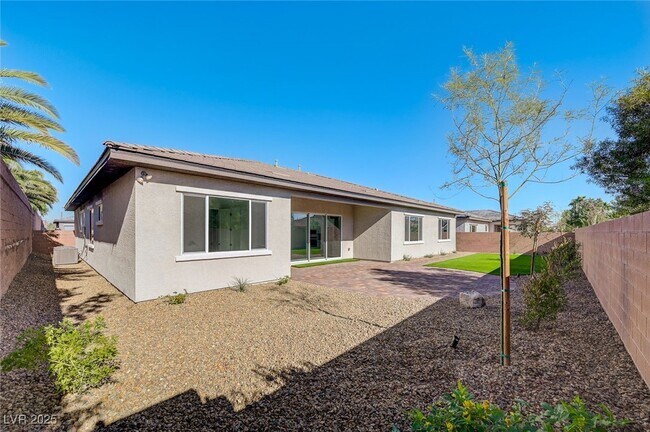 Building Photo - 555 Jerry Bird Ct