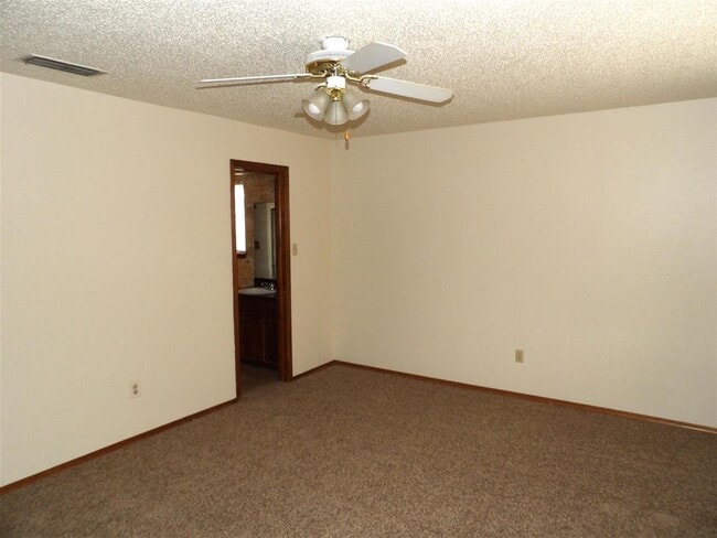 Building Photo - 2305 NW Terrace Hills Blvd