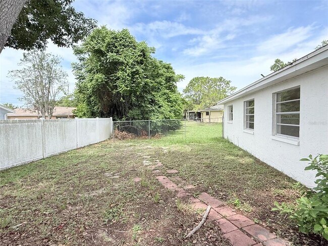 Building Photo - 8512 Longboat Ln