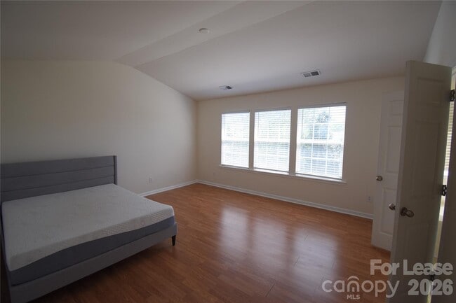 Building Photo - 3017 Azalea Hills Dr