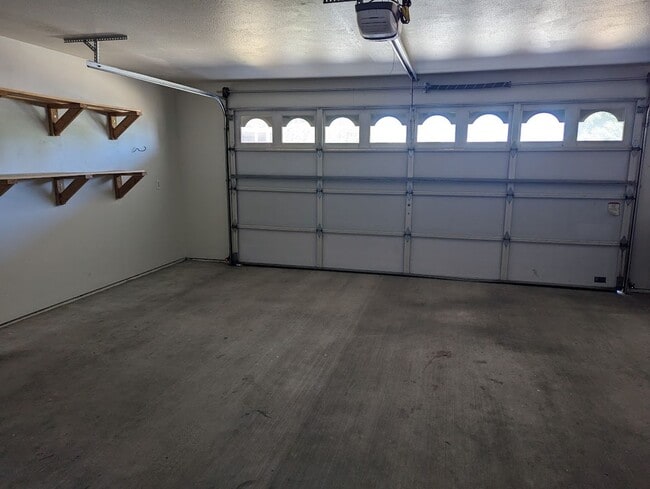 Building Photo - Beautiful Condo in Quiet Neighborhood - Small Pet Allowed