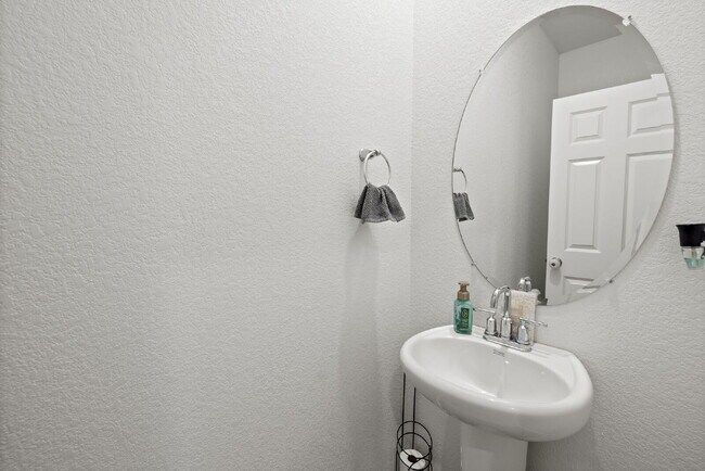 Building Photo - New 2 Story Home built in 2025