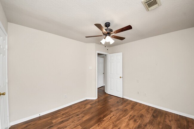 Building Photo - 19439 Juniper Vale Cir