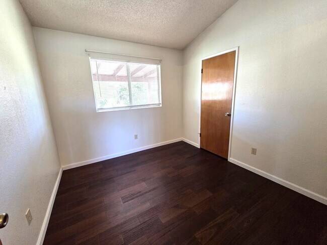 Building Photo - Beautiful 3 Bedroom 2 Bath Home in Gated Community