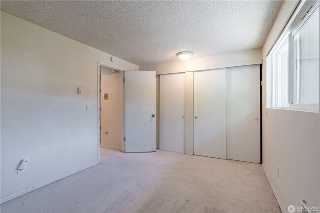 Building Photo - 230 SW Clark St