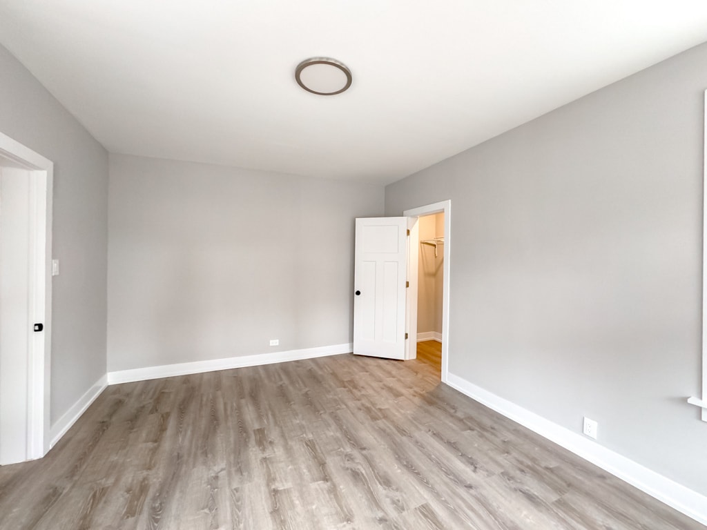 Building Photo - 4411 N Wolcott Ave