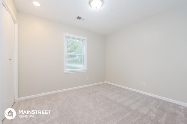 Building Photo - 6810 N Chas Dr