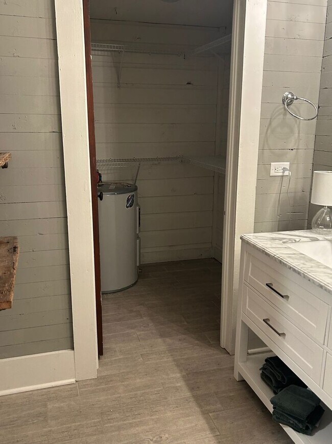 Building Photo - Beautiful Home Heart of Hartselle