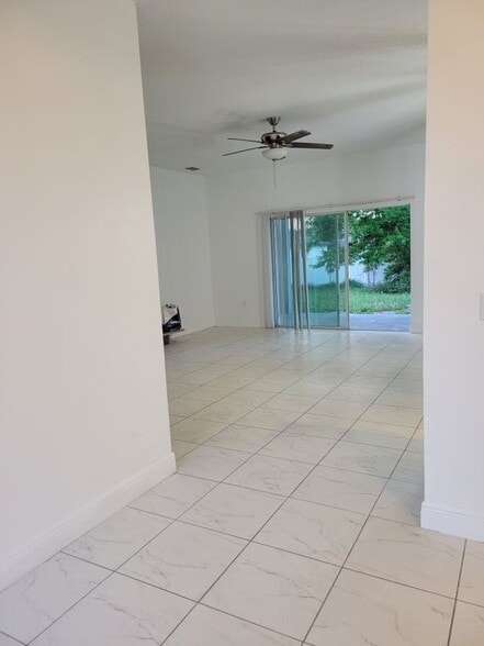 Building Photo - 5 Flatfish Dr