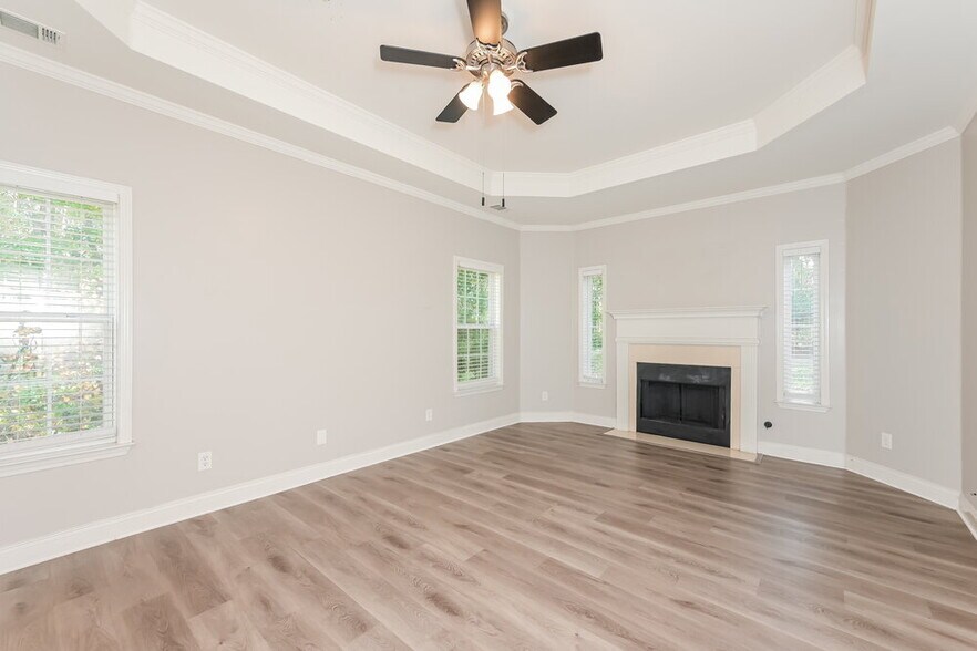 Building Photo - 3706 Weeping Way SW