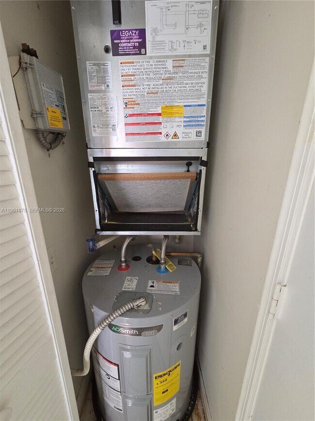 Building Photo - 1251 SE 29th St