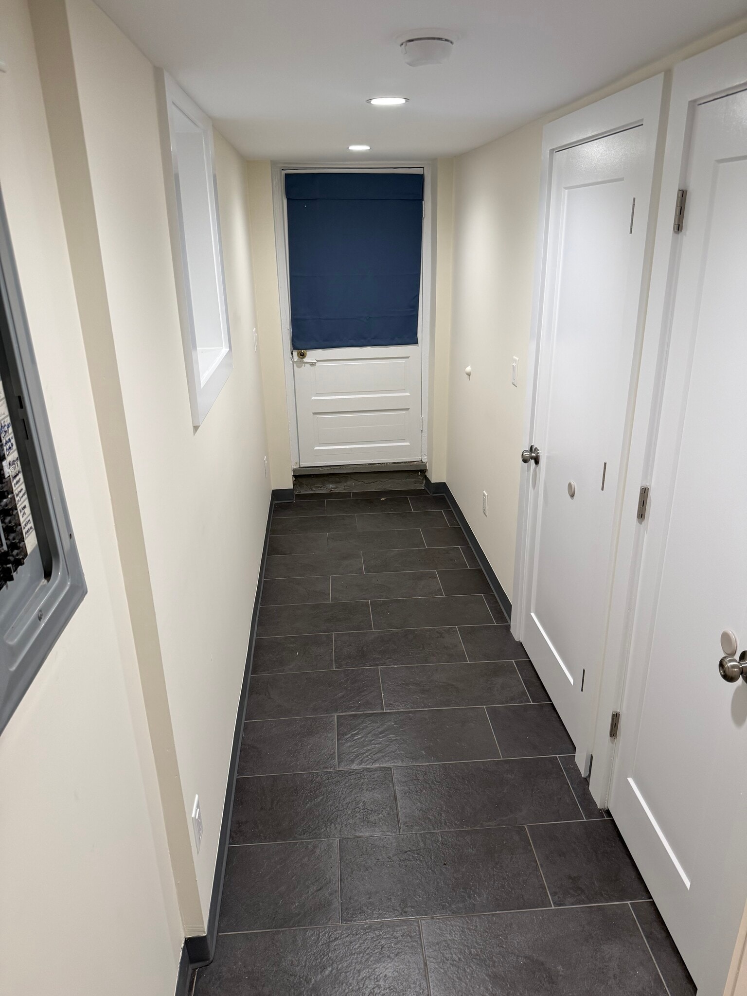 Building Photo - 49 High St