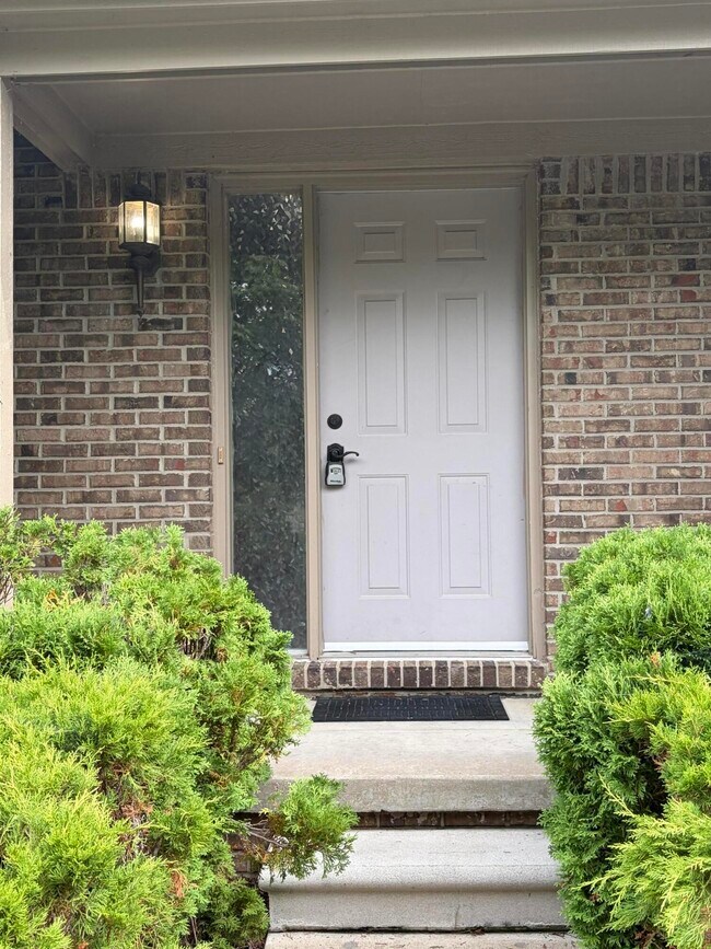 Building Photo - 4171 Inglewood Dr