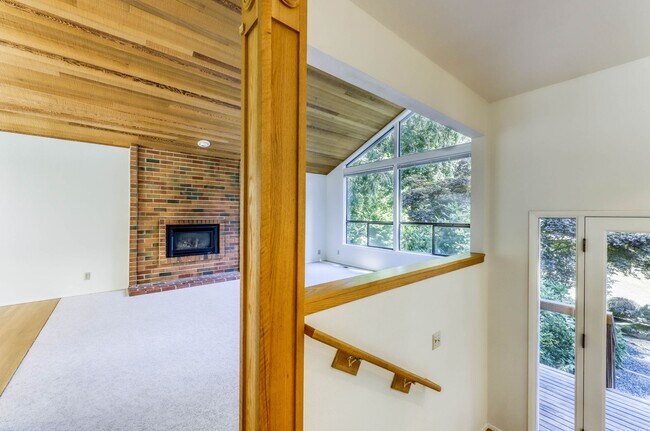 Building Photo - 3 Bedroom Home on Peaceful Property