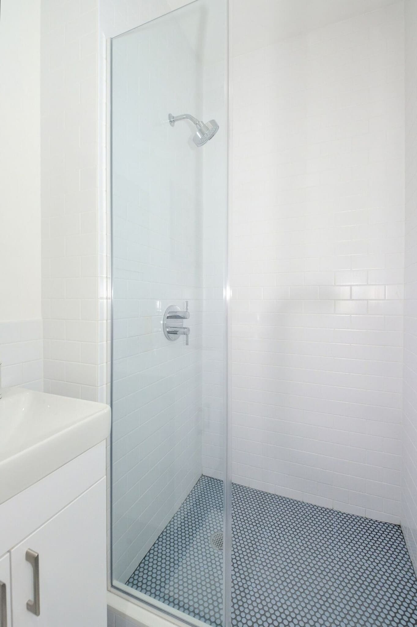 Building Photo - 353 W 46th St