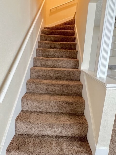 Building Photo - 1435 Del Rio Cir