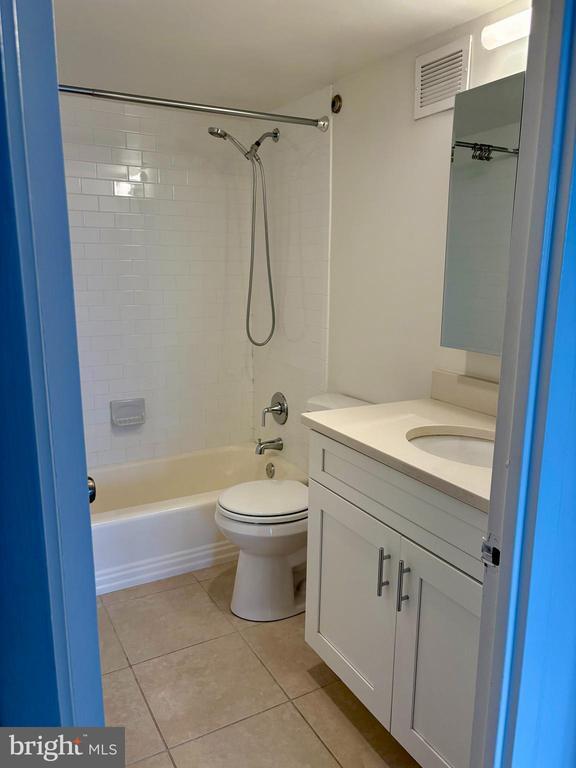 Building Photo - 224 W Rittenhouse Square