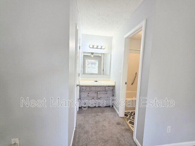 Building Photo - 9598 Holbrook Ln