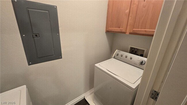 Building Photo - 3975 N Hualapai Way