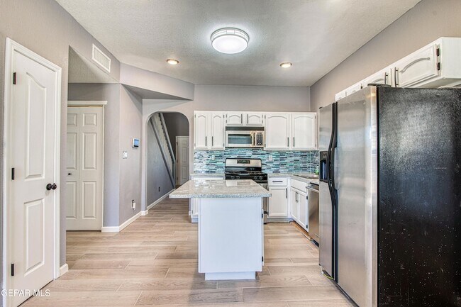 Building Photo - 12325 Tierra Bella Dr