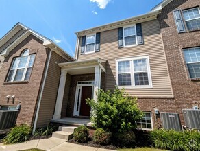 Building Photo - Townhouse for rent in Montrose Park!