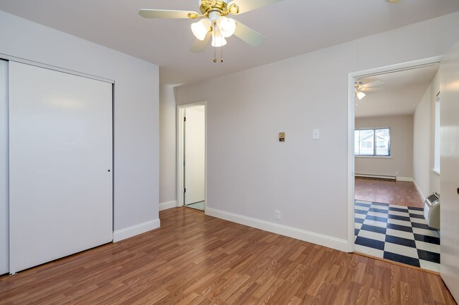 Building Photo - Cozy 1 Bedrooms in Maplewood