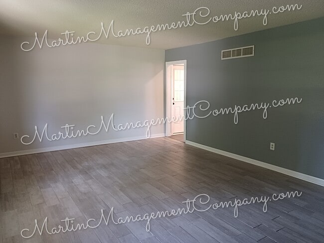 Building Photo - 810 Ruth Ann Dr