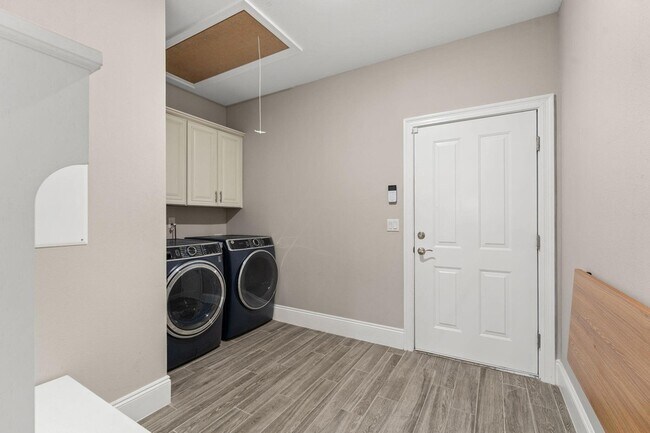 Building Photo - 106 Hibernate Way