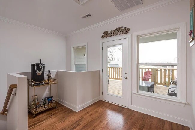 Building Photo - 1429 Park Ave