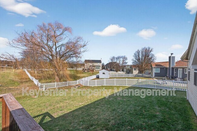 Building Photo - 1233 Grand Canyon Dr