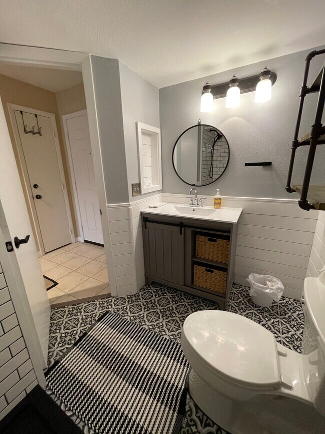 Brand new bathroom - 1255 Ponce Island Dr