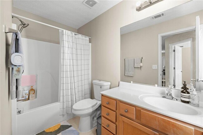 Building Photo - 3751 Roxfield Dr NE