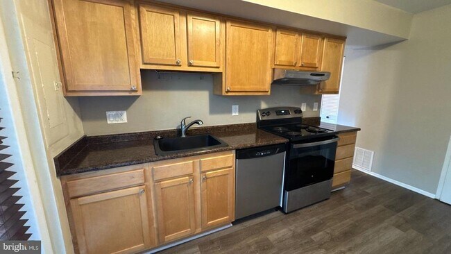 Building Photo - 11251 Skilift Ct