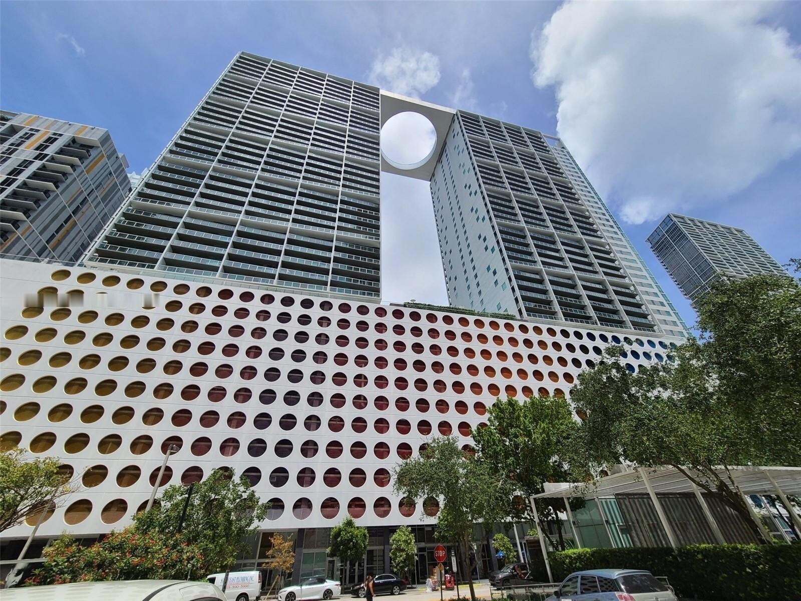 Building Photo - 300 S Biscayne Blvd