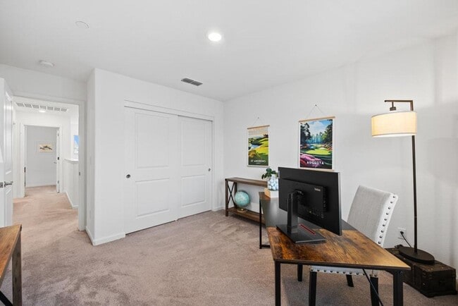 Building Photo - Gorgeous 4 Bedroom in Fiddyment Ranch