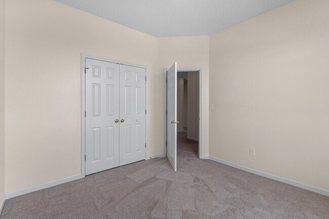 Building Photo - 224 Taylor Cir