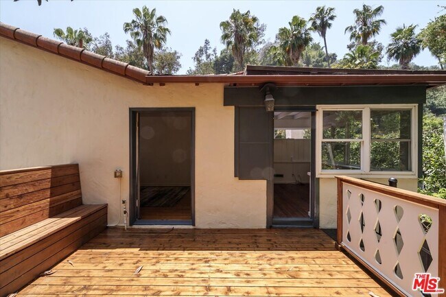Building Photo - 2030 Laurel Canyon Blvd
