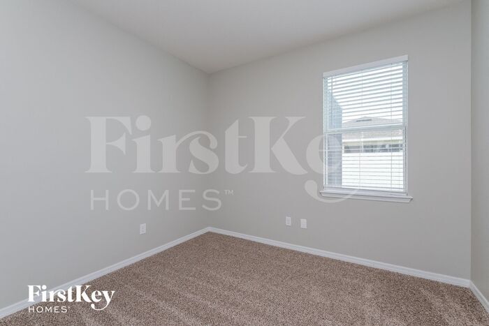 Building Photo - 12217 Fairlawn Dr
