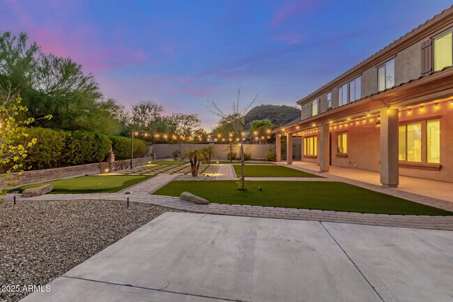 Building Photo - 5811 W Bonanza Ln