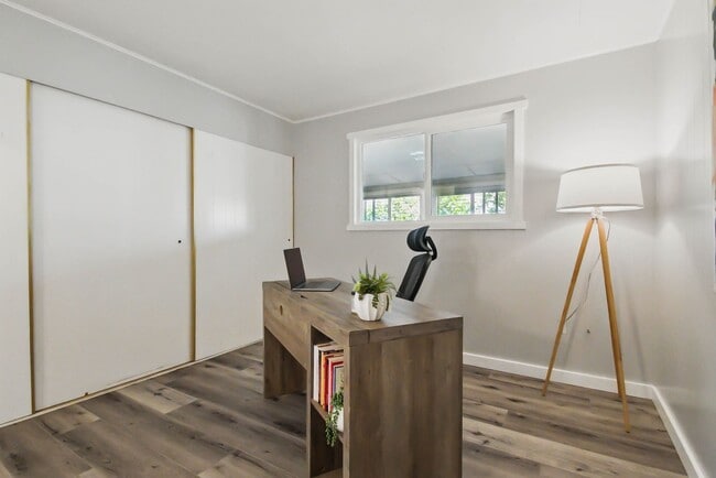 Building Photo - Highly Desirable Double Wide 55+ Home in R...
